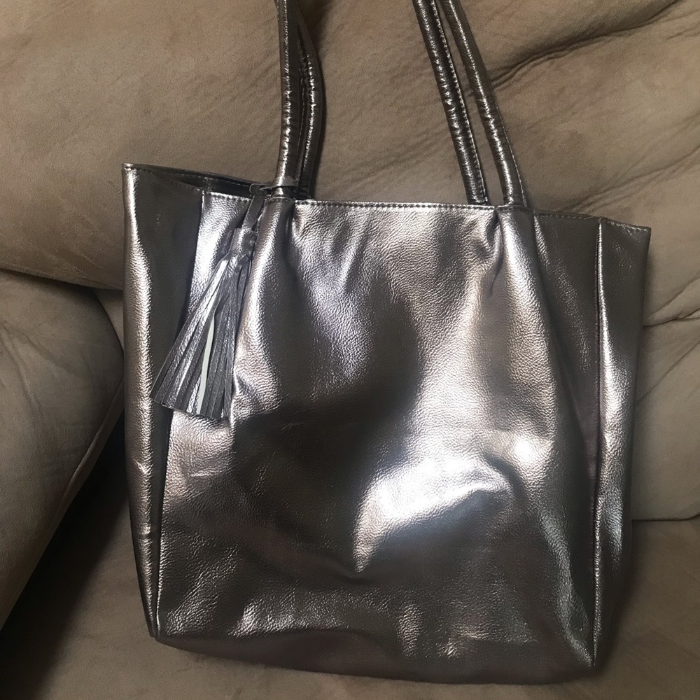 Silver beach tote